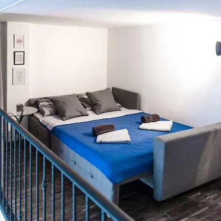 Bacrizza Gallery Apartment